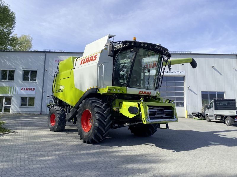 Claas LION 650 MIT V680 + TW