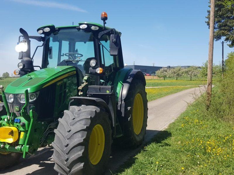 John Deere 6120M