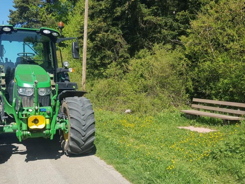 John Deere 6120M