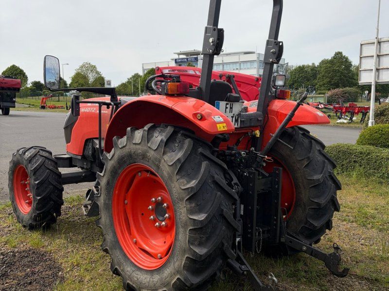 Kubota Tracteur agricole M4072DTH .