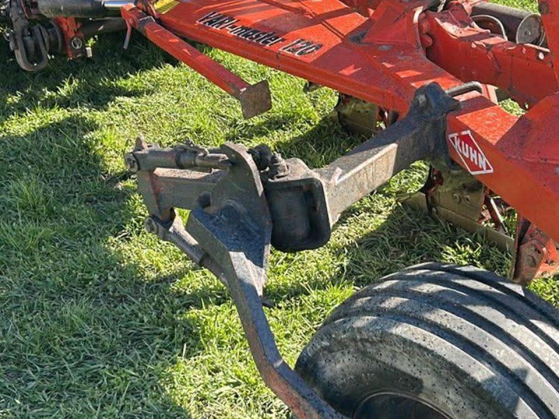 Kuhn Vari-master 120 4 fure Riste-plov