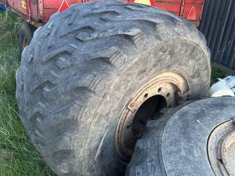 Goodyear 48x3100-20. Prisen er for 2 stk.