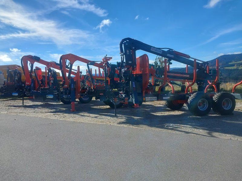 BEHA Rückewagen T810 mit Crane 7050 maschine