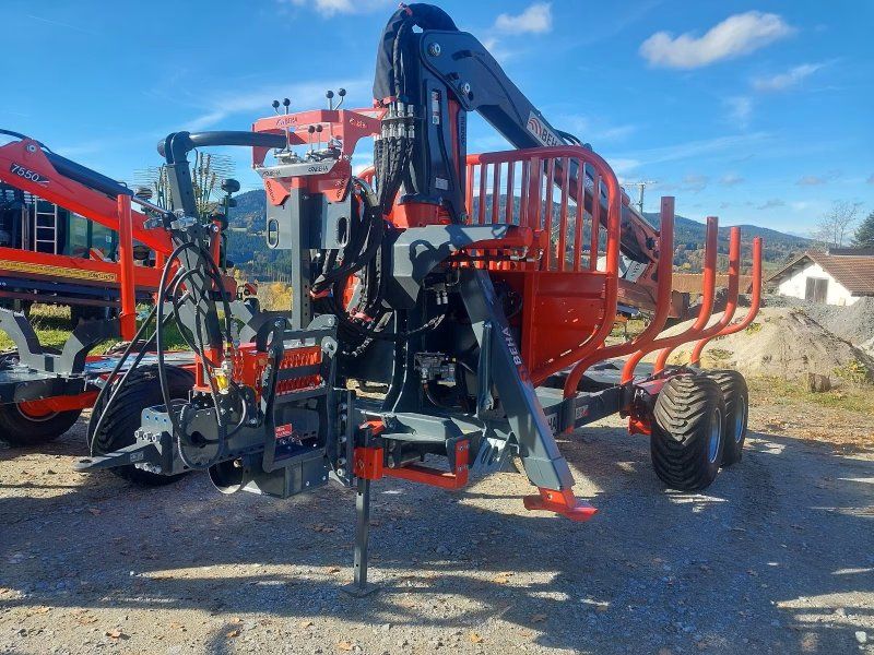 BEHA Rückewagen T810 mit Crane 7050 maschine