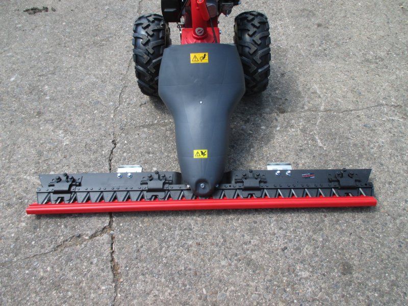 Eurosystems M 310 mit 127 cm Doppelmesserbalken gegenläufige Messer Busatis