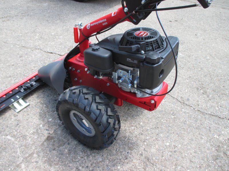 Eurosystems M 310 mit 127 cm Doppelmesserbalken gegenläufige Messer Busatis