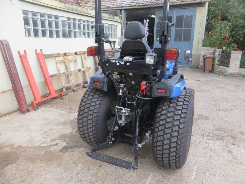 Solis 26 HST Hydrostat Getriebe + Fronthydraulik / Frontzapfwelle + Ra