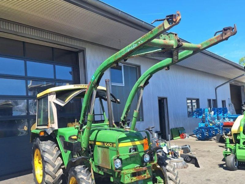 John Deere 1040