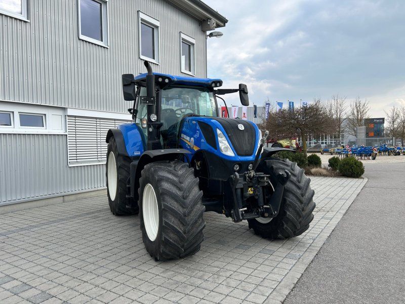 New Holland T 7.230