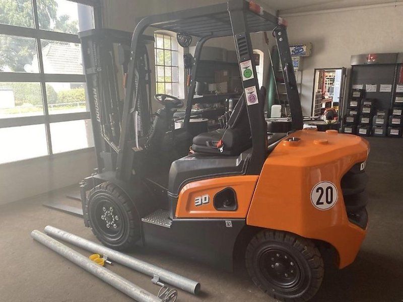 Doosan NXP30 Diesel Stapler EURO V 5540mm Mast