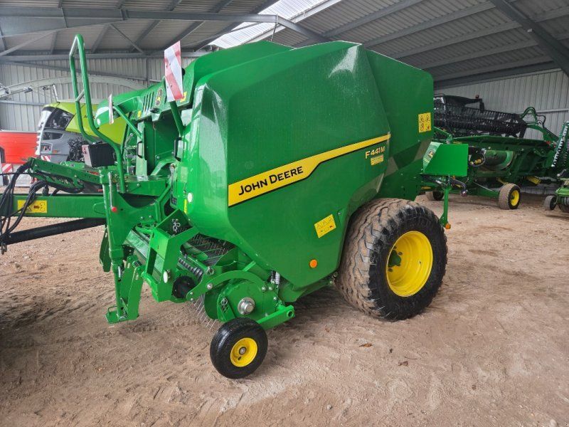 John Deere F441M
