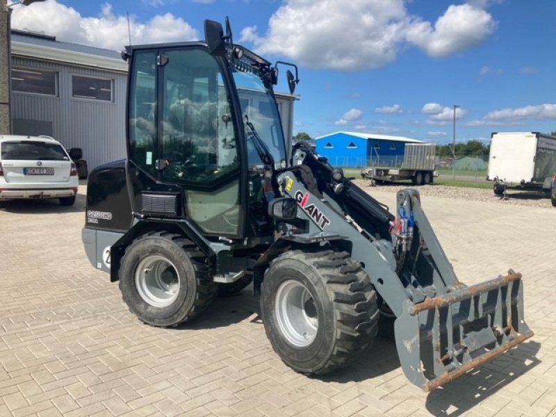 Giant 2500 HD xtra