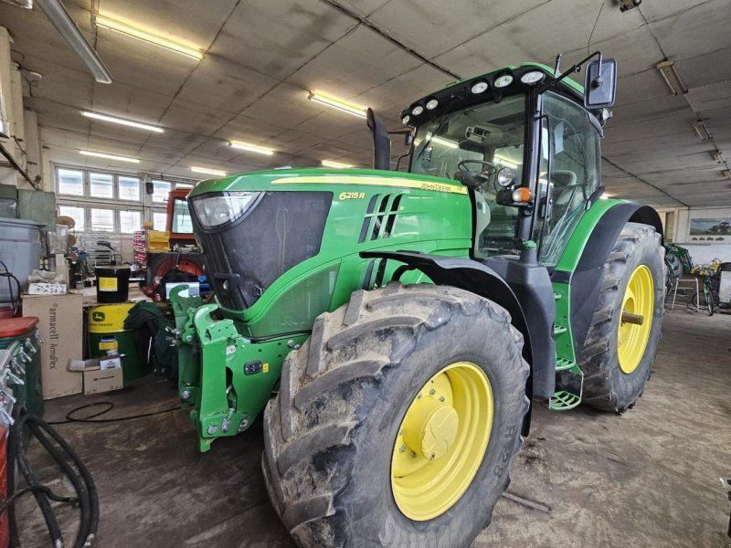John Deere 6215 R