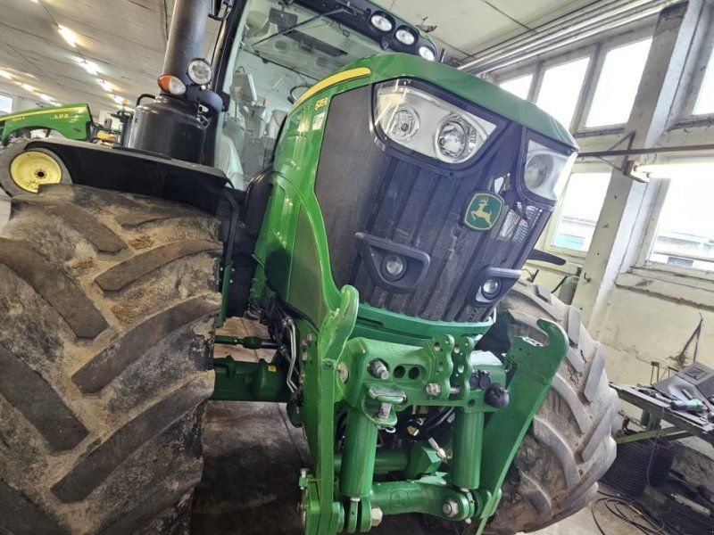 John Deere 6215 R