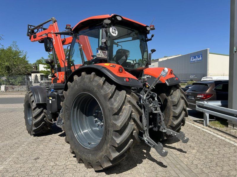 Kubota M6-132
