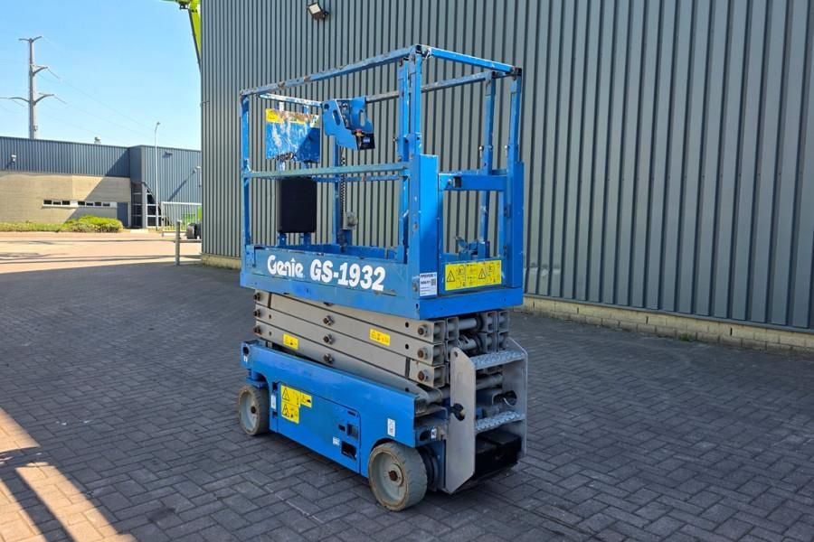 Genie GS1932 Electric, Working Height 7.8 m, 227kg Capac