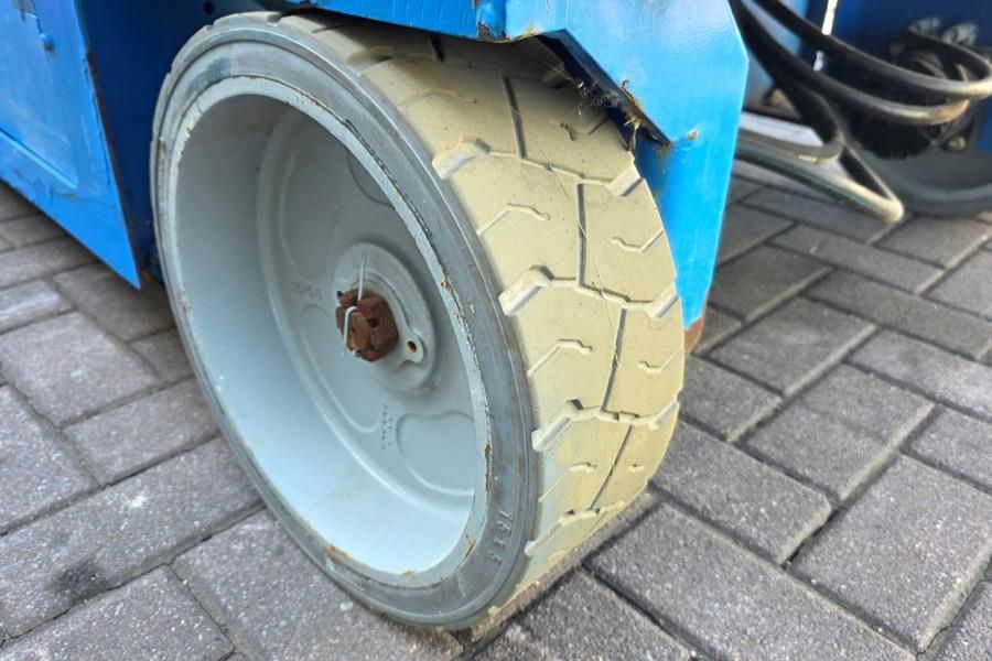 Genie GS3246 Electric, Working Height 11.75 m, 318kg Cap