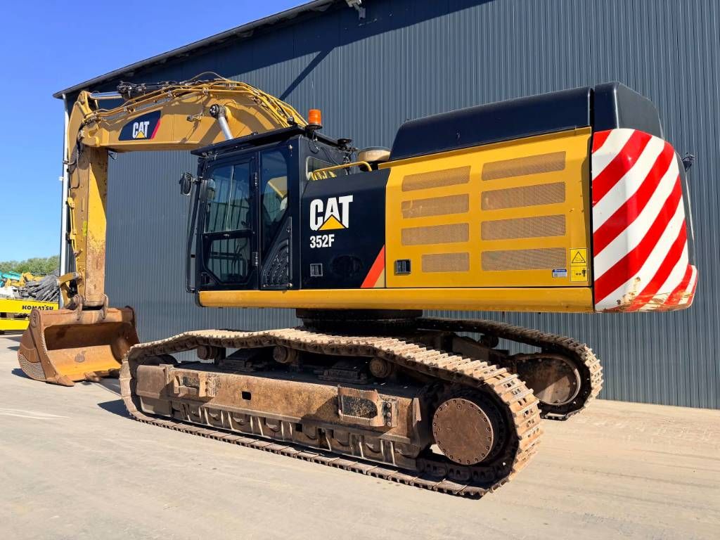 CAT 352F