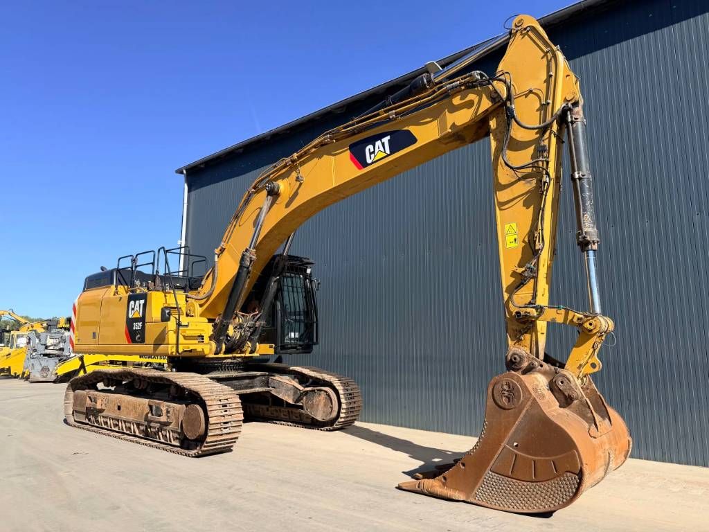 CAT 352F