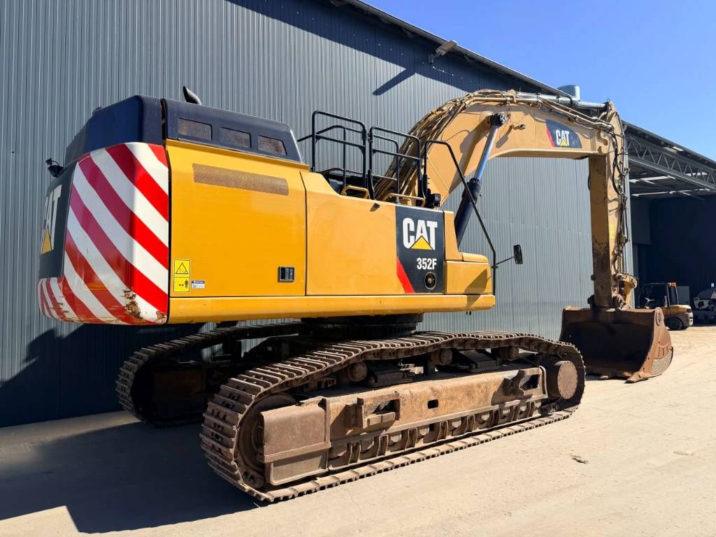 CAT 352F