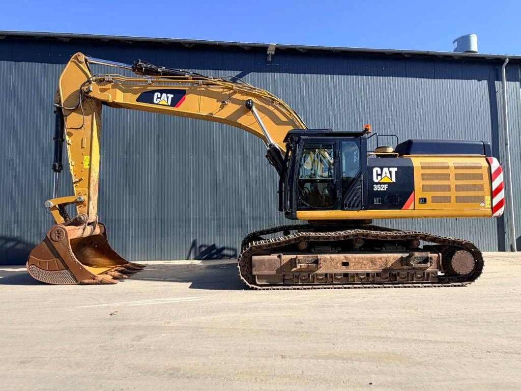 CAT 352F