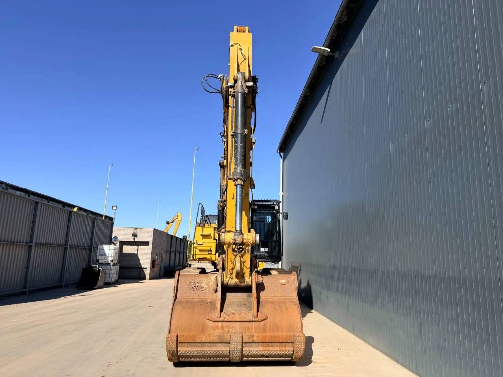 CAT 352F