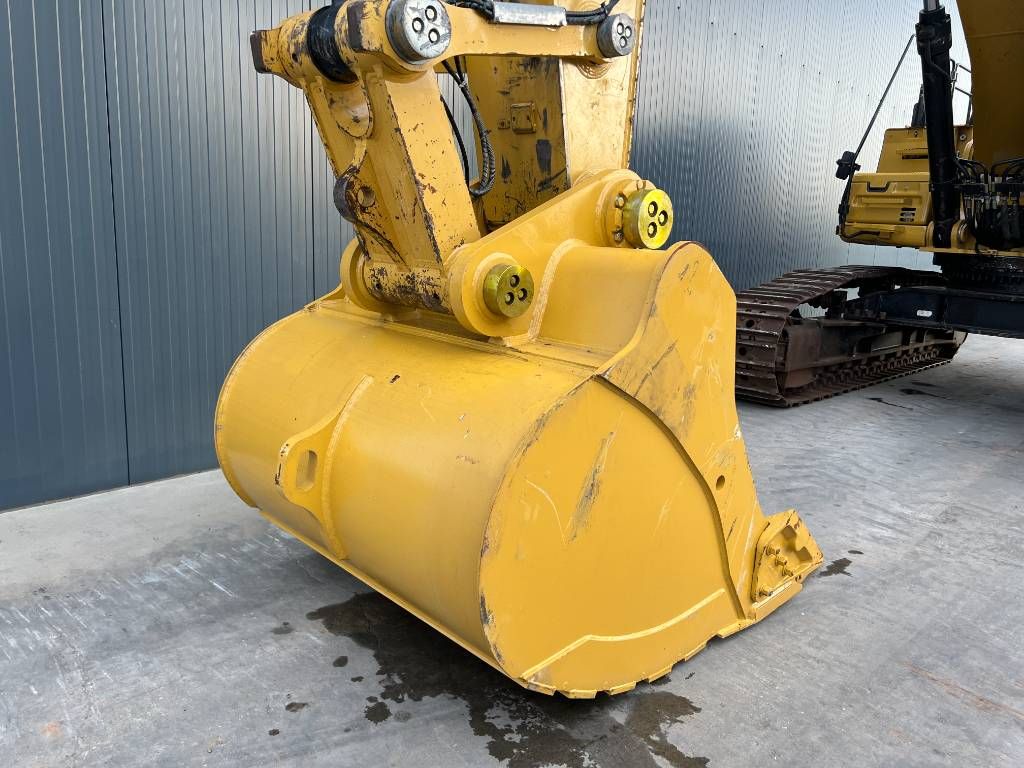 CAT 352FL ME