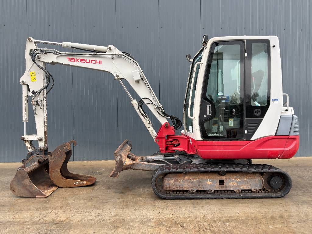 Takeuchi TB235