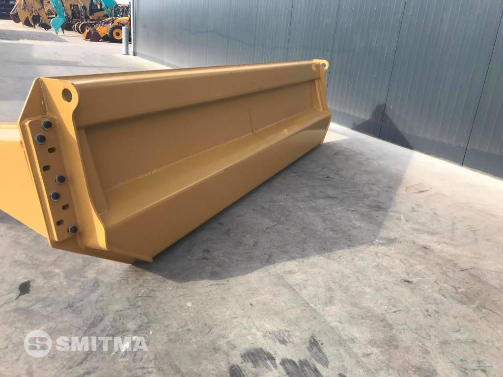 CAT 740B
