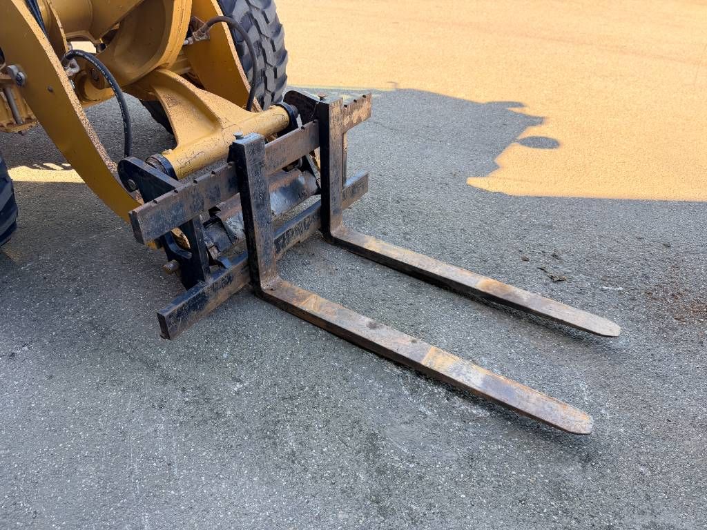 CAT 908M | NEW TYRES