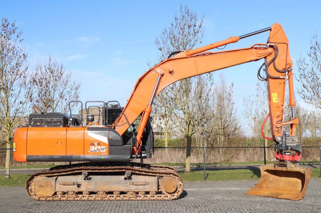 Hitachi ZX300 LC-7 | ROTOTILT | BUCKET