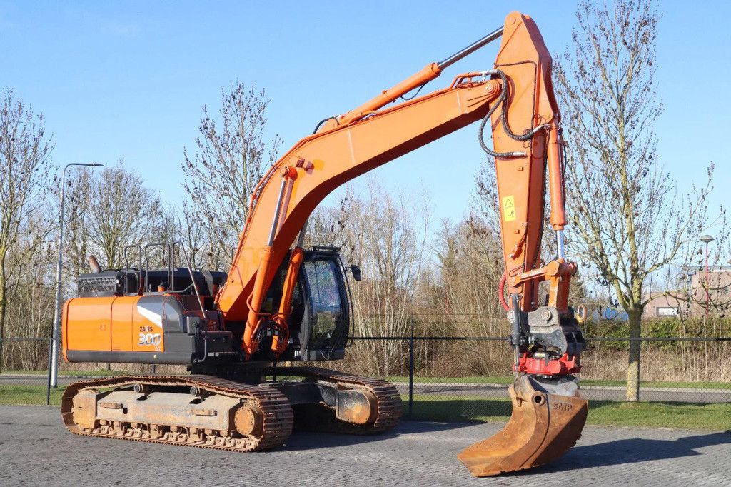 Hitachi ZX300 LC-7 | ROTOTILT | BUCKET