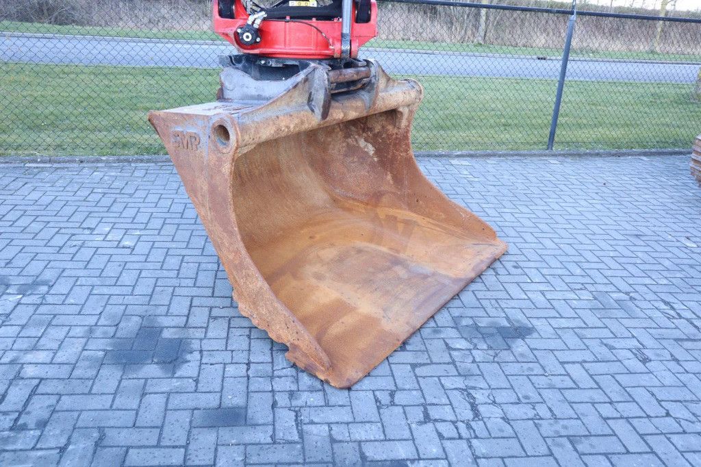 Hitachi ZX300 LC-7 | ROTOTILT | BUCKET