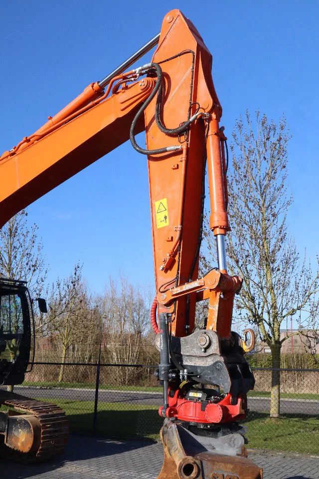 Hitachi ZX300 LC-7 | ROTOTILT | BUCKET