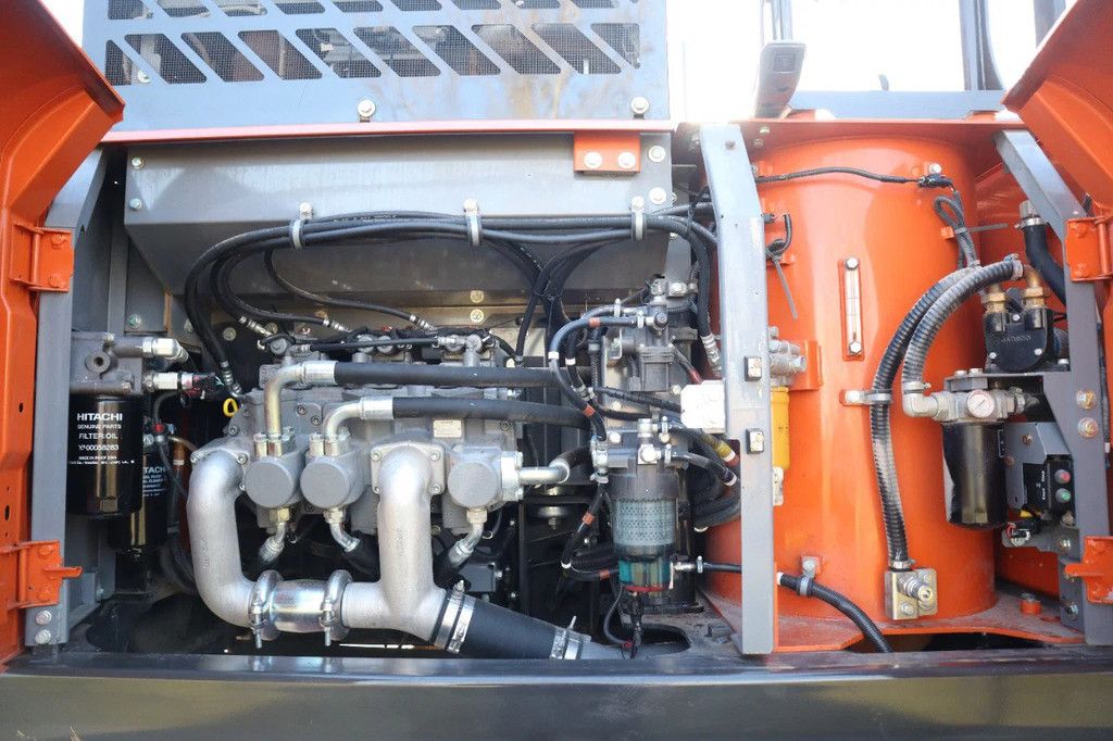 Hitachi ZX300 LC-7 | ROTOTILT | BUCKET