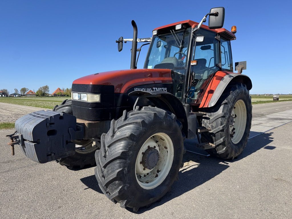 New Holland TM 135