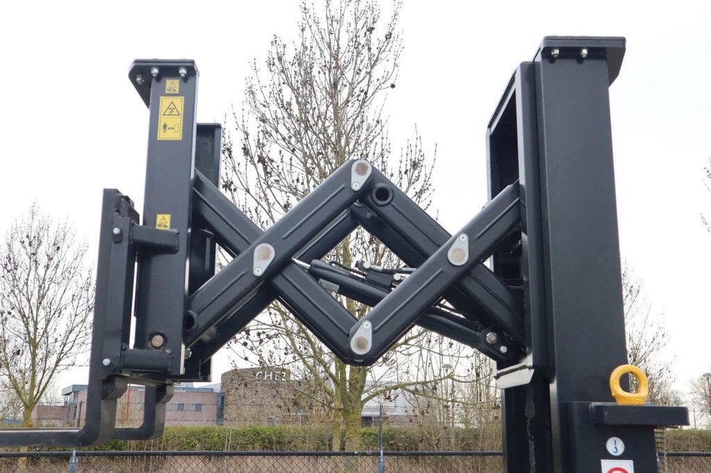 Hinowa TPX1800 | TRACKED FORKLIFT | 1.8 TON | EXT FORKS