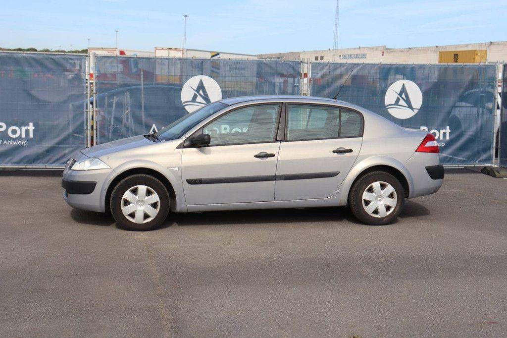 Passenger car Renault Mégane Petrol 98hp 2004 (Margin)
