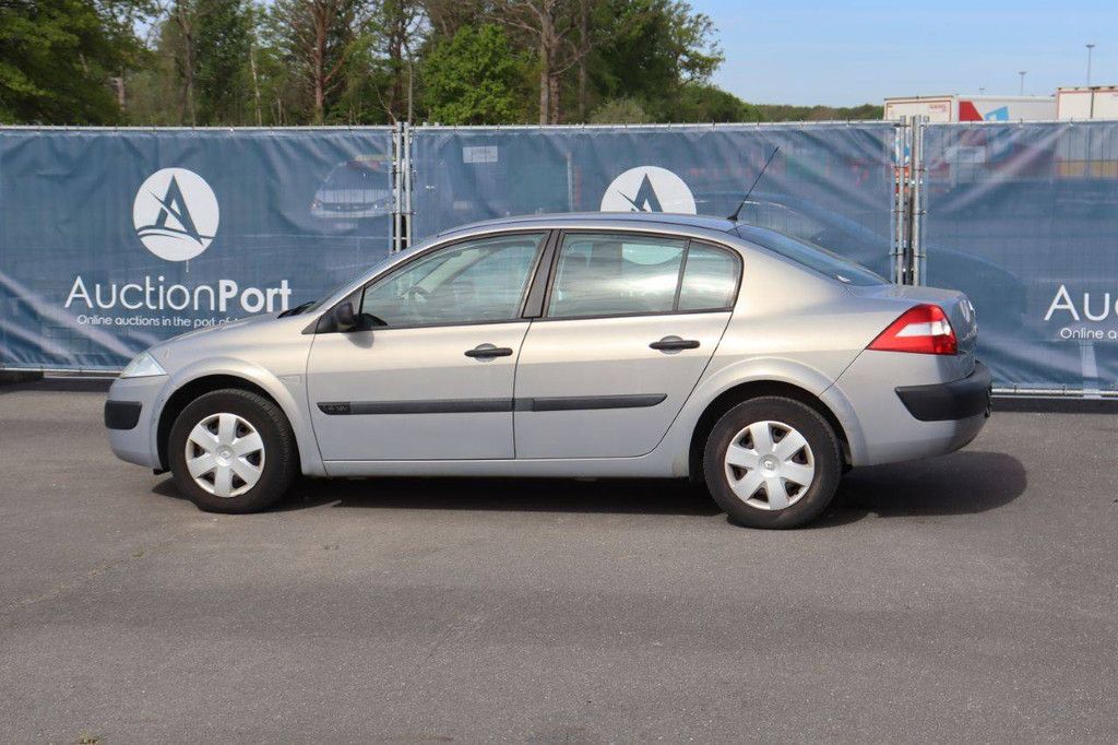 Passenger car Renault Mégane Petrol 98hp 2004 (Margin)