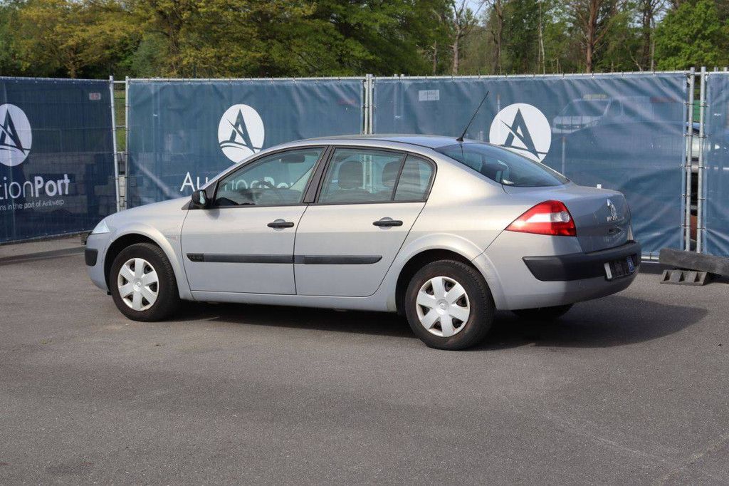 Passenger car Renault Mégane Petrol 98hp 2004 (Margin)