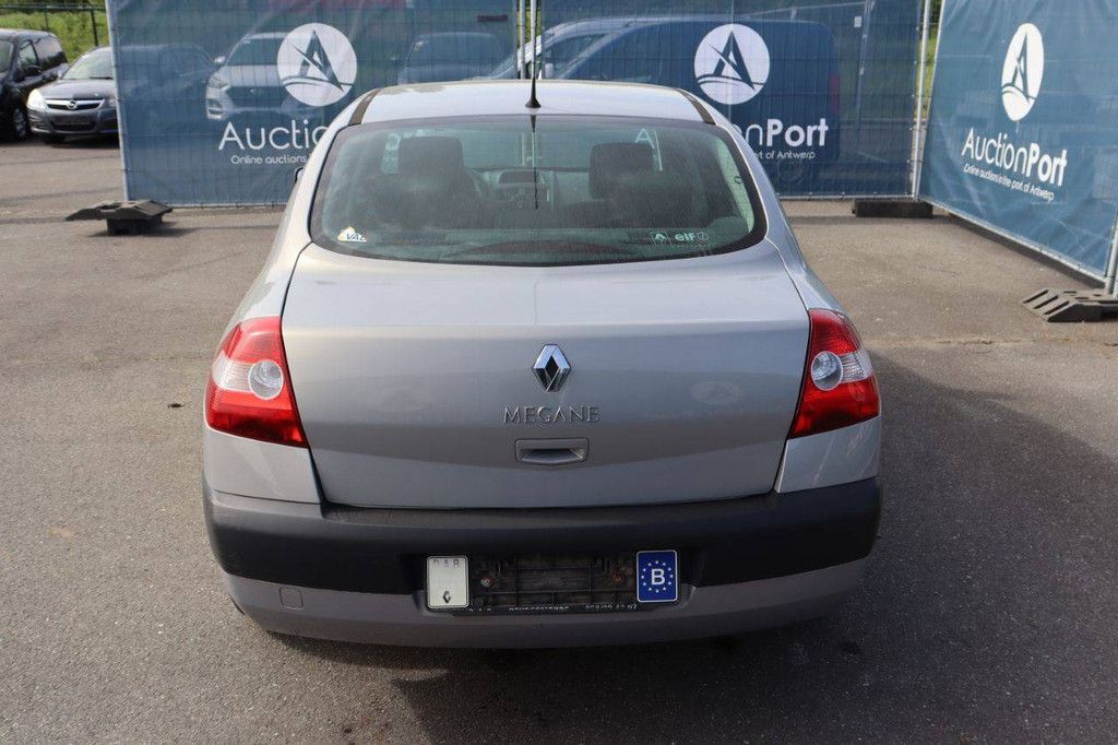 Passenger car Renault Mégane Petrol 98hp 2004 (Margin)