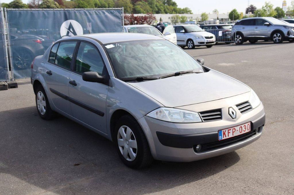 Passenger car Renault Mégane Petrol 98hp 2004 (Margin)