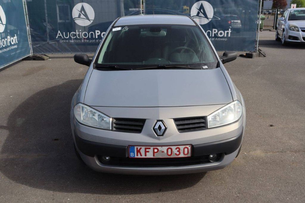 Passenger car Renault Mégane Petrol 98hp 2004 (Margin)