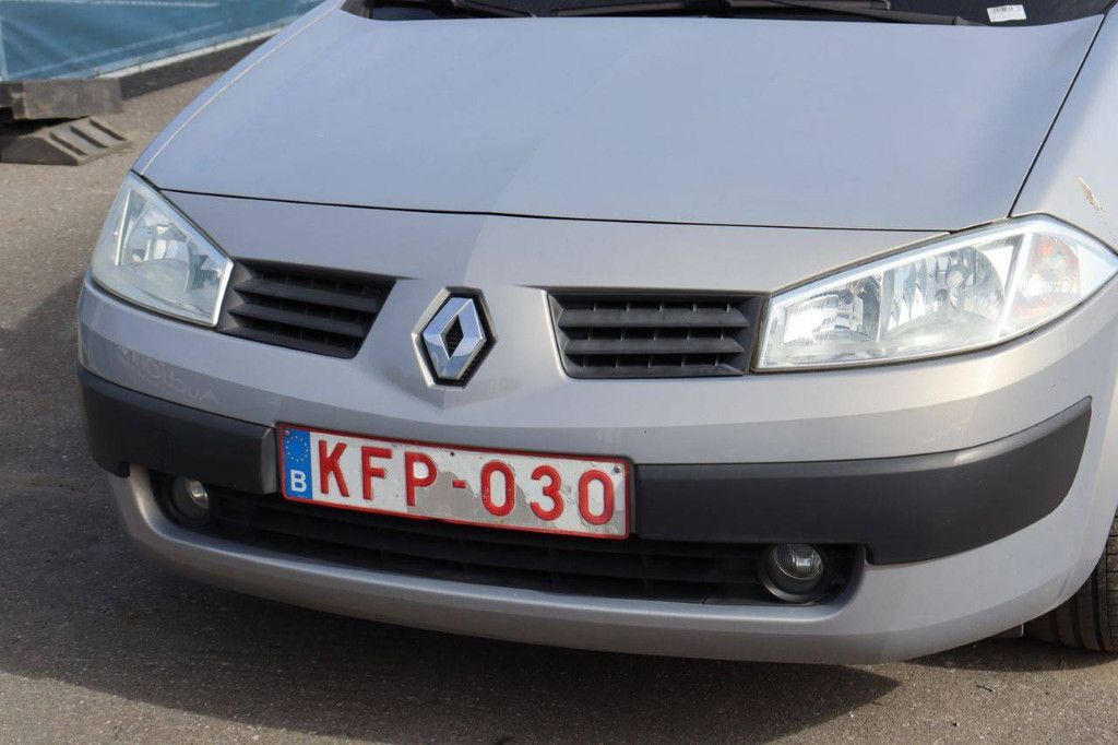 Passenger car Renault Mégane Petrol 98hp 2004 (Margin)