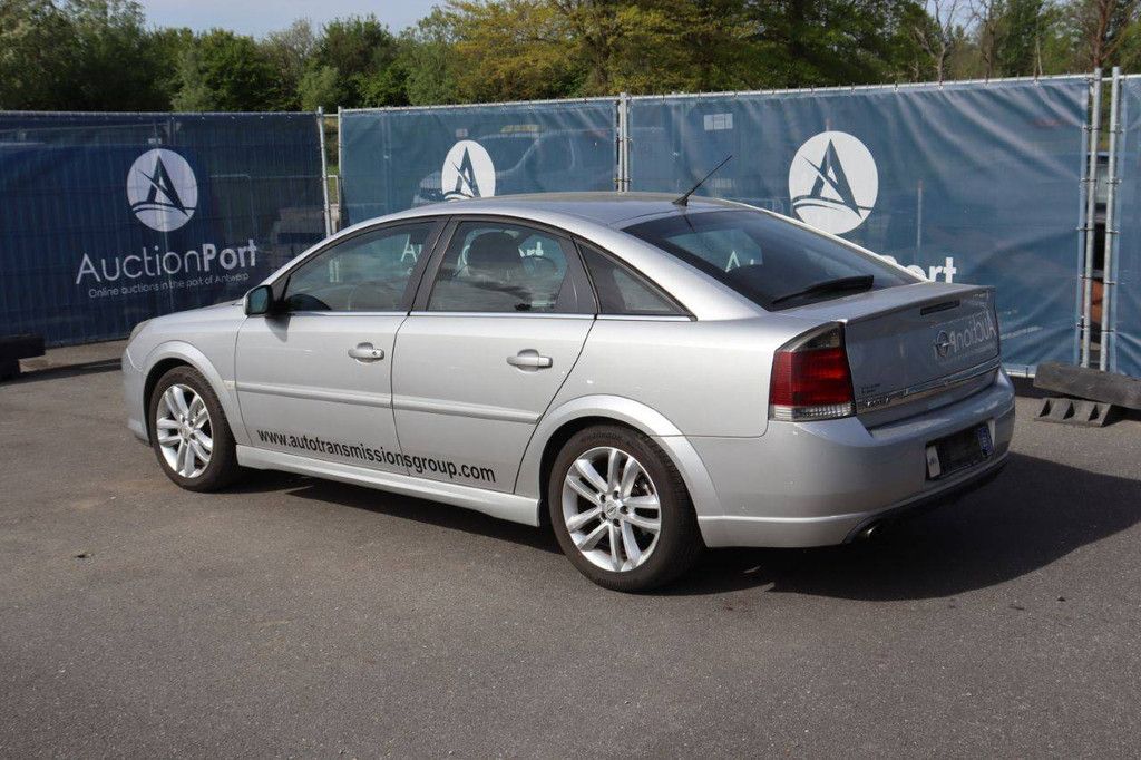 Passenger car Opel Vectra Diesel 100hp 2006 (Margin)