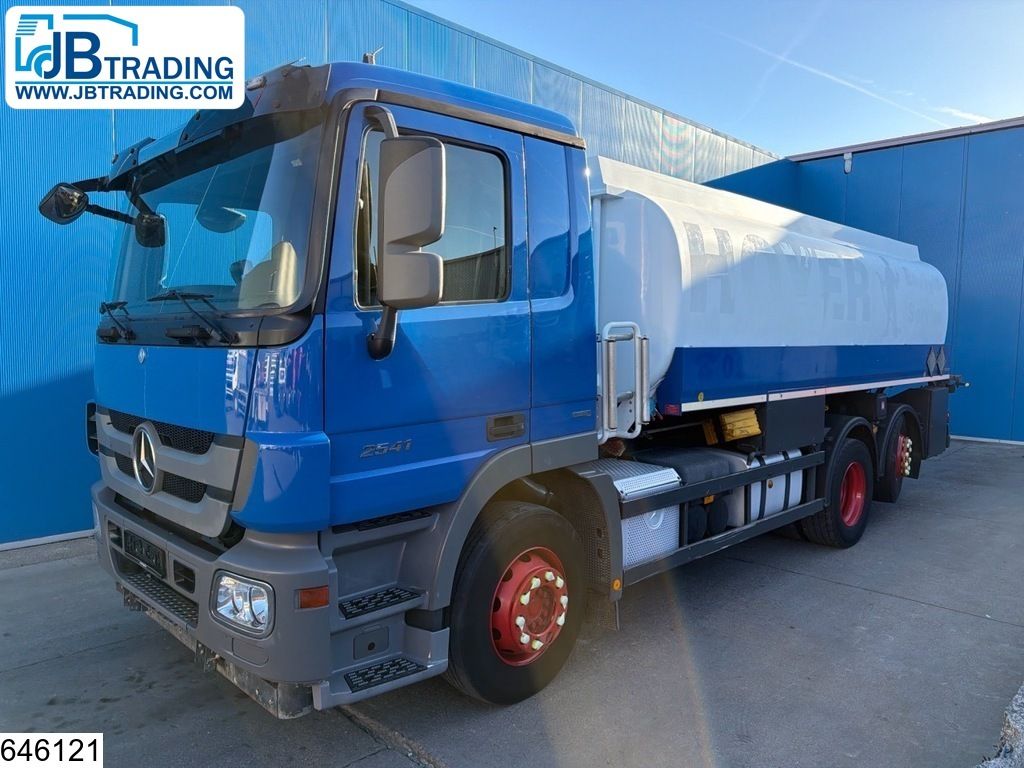 Mercedes Actros 2541 6x2, EURO 5, ADR, 18.500 Liter , 4 Comp
