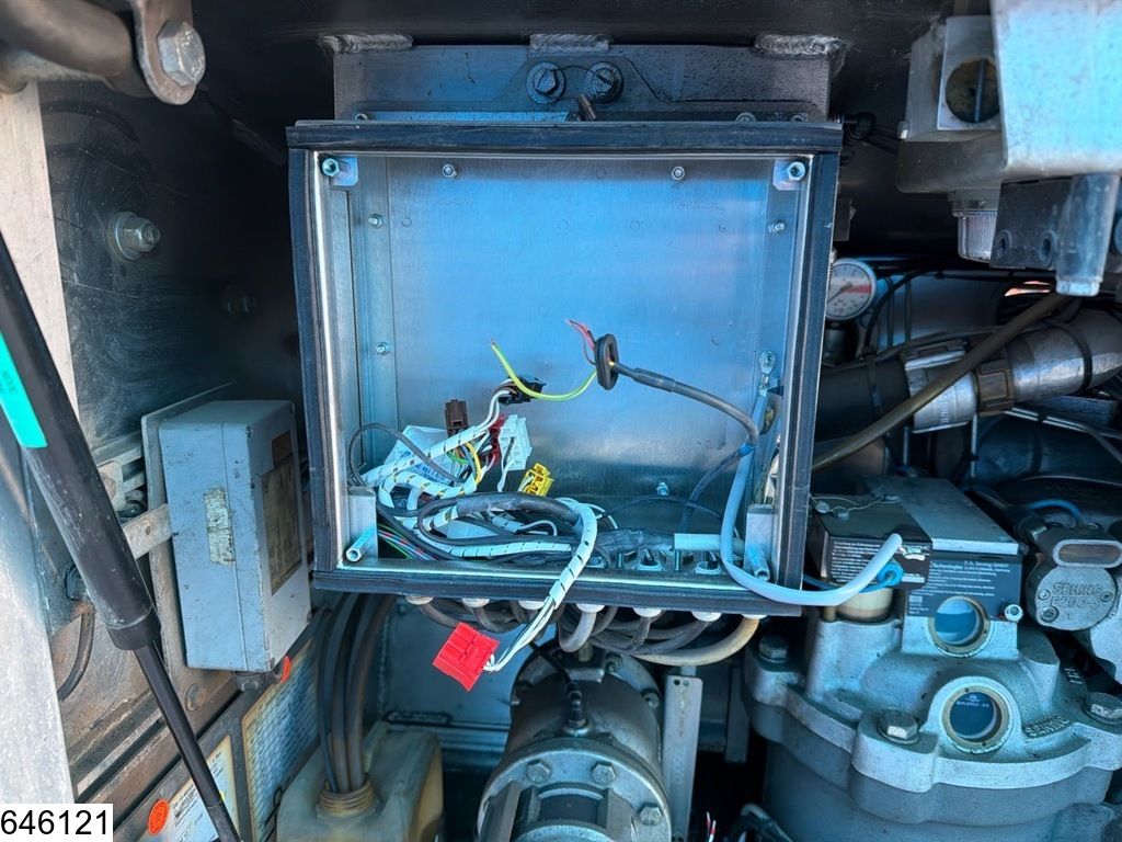 Mercedes Actros 2541 6x2, EURO 5, ADR, 18.500 Liter , 4 Comp