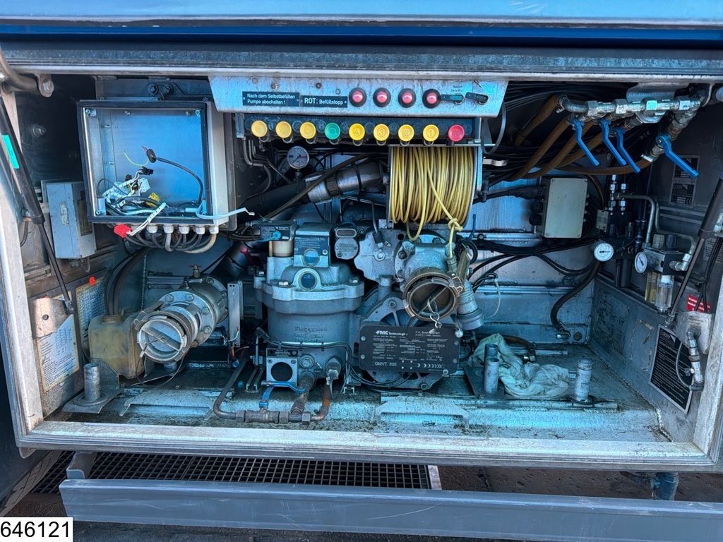 Mercedes Actros 2541 6x2, EURO 5, ADR, 18.500 Liter , 4 Comp