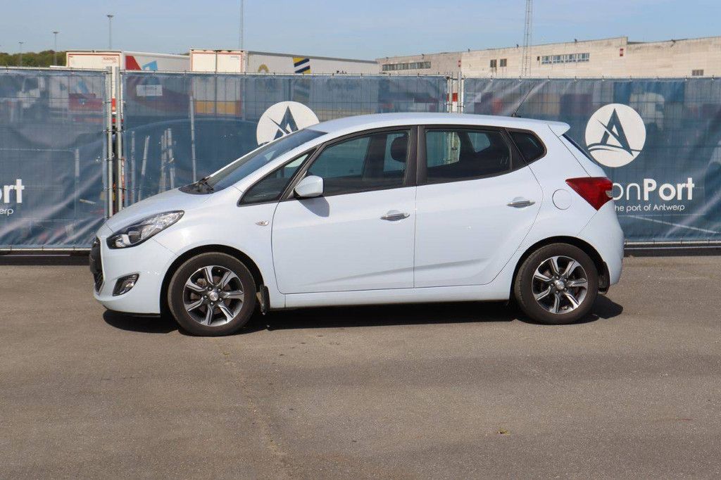 Pkw Hyundai ix20 Benzin 125 PS 2018