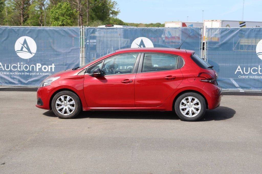 Passenger car Peugeot 208 Petrol 82hp 2017 (Margin)